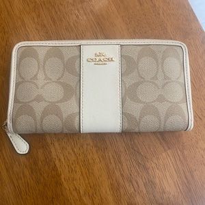 coach wallet